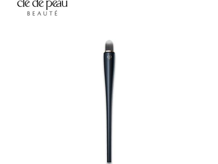 Clé de Peau Beauté Concealer Brush Fashion